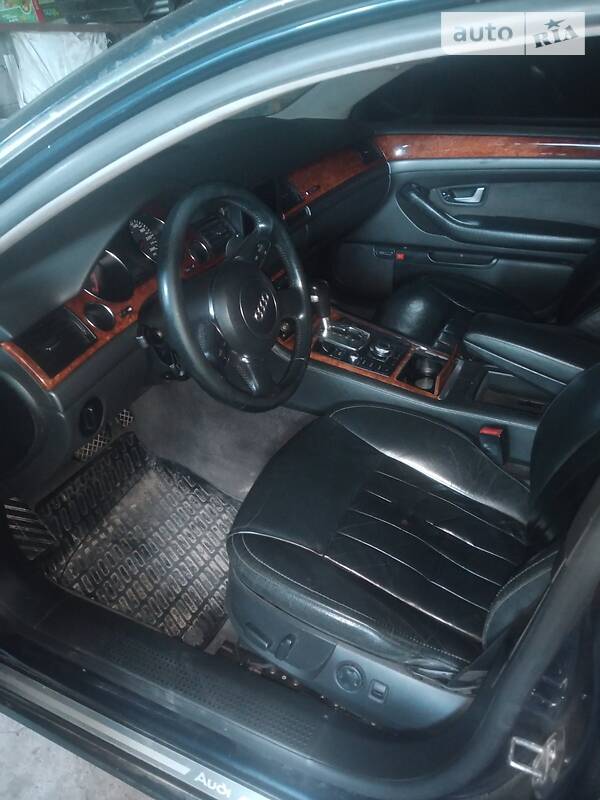 Седан Audi A8 2004 в Кременчуге