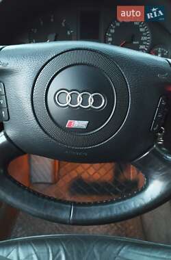 Седан Audi A8 1999 в 
