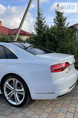 Седан Audi A8 2014 в Ужгороде