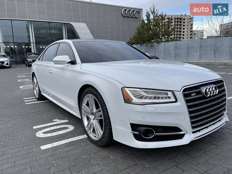 Седан Audi A8 2016 в Києві
