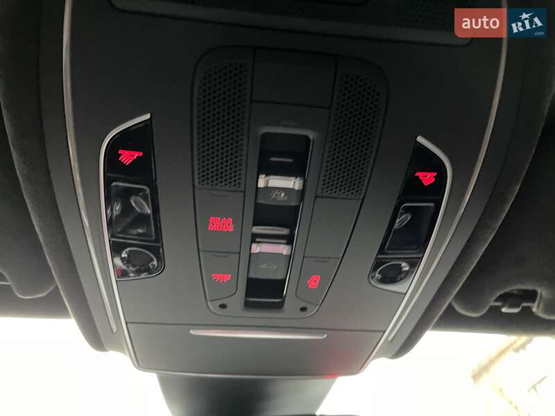 Седан Audi A8 2016 в Києві