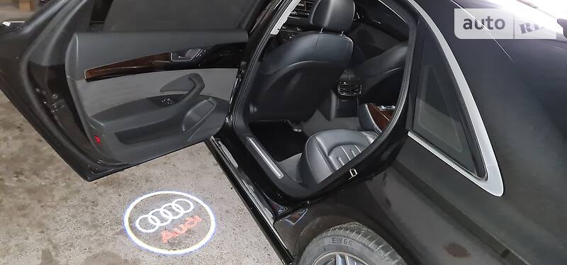 Седан Audi A8 2017 в Тячеве
