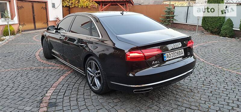 Седан Audi A8 2017 в Тячеве