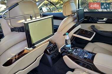 Седан Audi A8 2012 в Львове