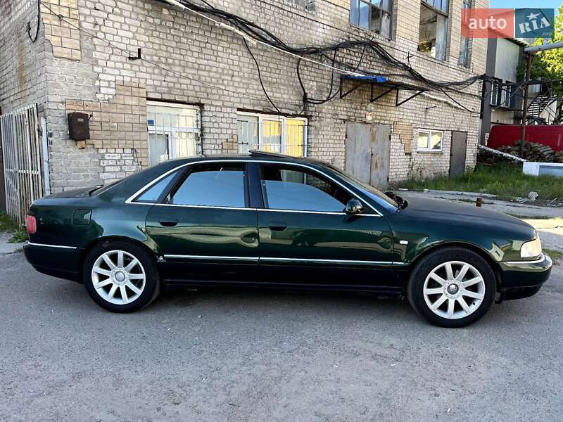 Седан Audi A8 1999 в Черкасах