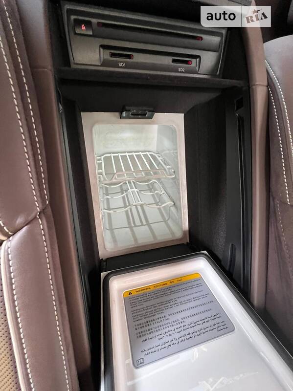 Седан Audi A8 2014 в Києві
