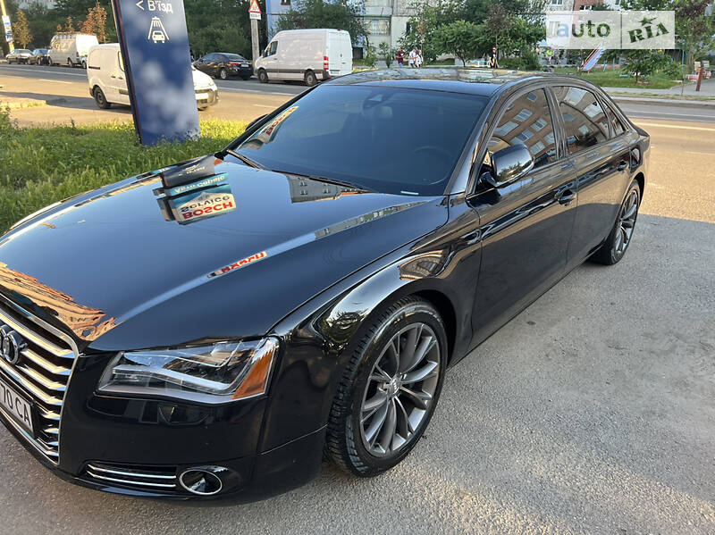 Седан Audi A8 2012 в Ивано-Франковске