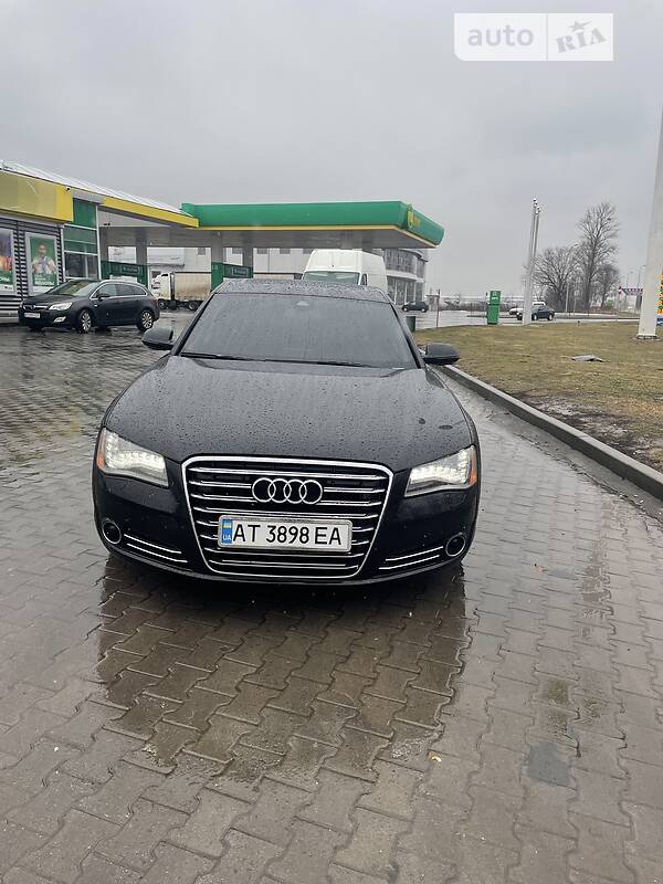 Седан Audi A8 2012 в Ужгороді