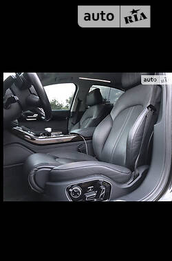 Седан Audi A8 2012 в Ивано-Франковске