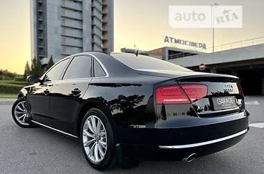 Седан Audi A8 2012 в 