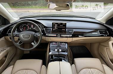 Седан Audi A8 2012 в 
