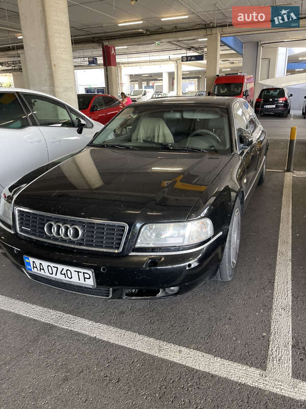 Седан Audi A8 2001 в Киеве