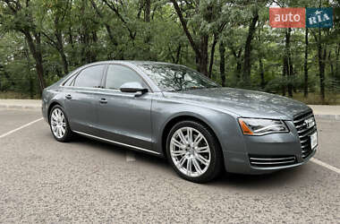 Седан Audi A8 2013 в 