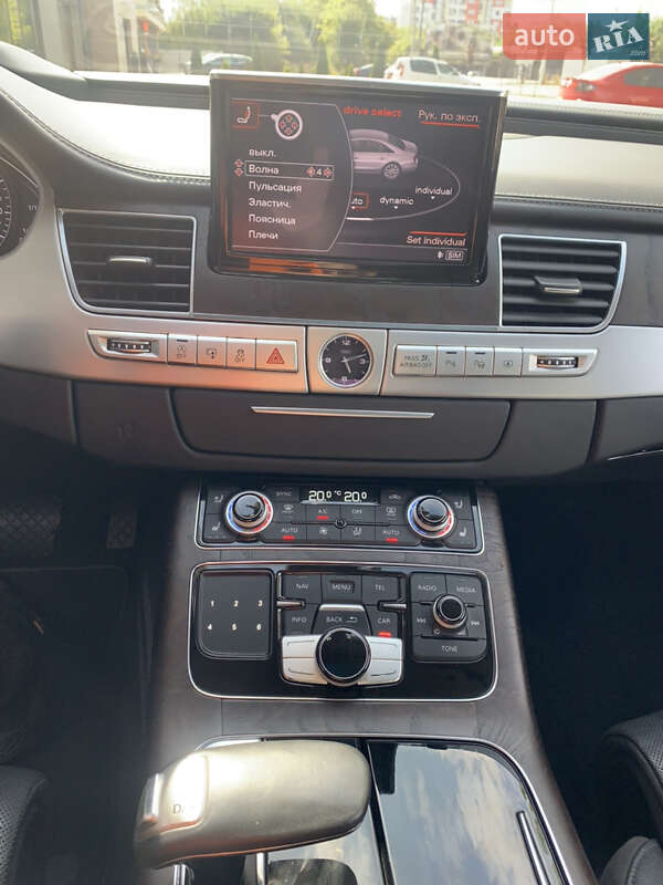Седан Audi A8 2015 в Ужгороде