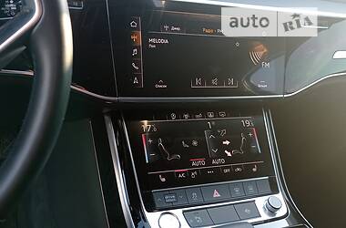 Седан Audi A8 2019 в Львові