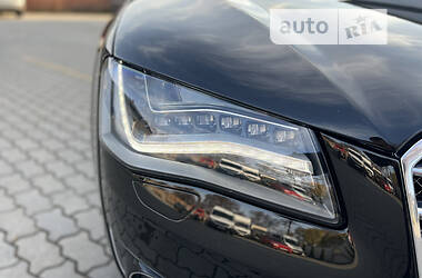 Седан Audi A8 2011 в 