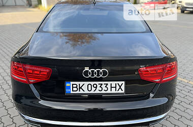 Седан Audi A8 2011 в 