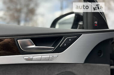 Седан Audi A8 2011 в 