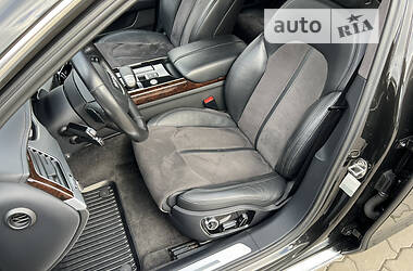 Седан Audi A8 2011 в 