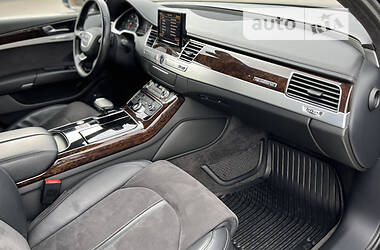 Седан Audi A8 2011 в 