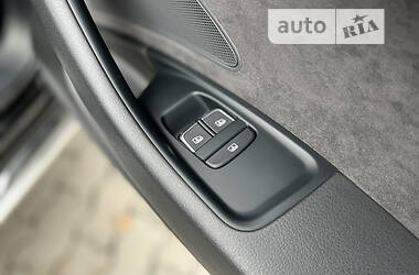 Седан Audi A8 2011 в 