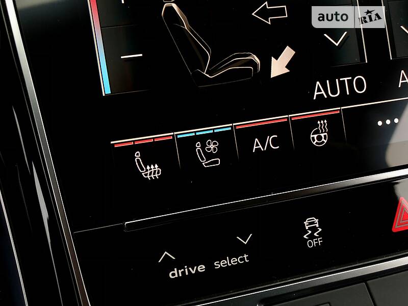 Седан Audi A8 2018 в Києві