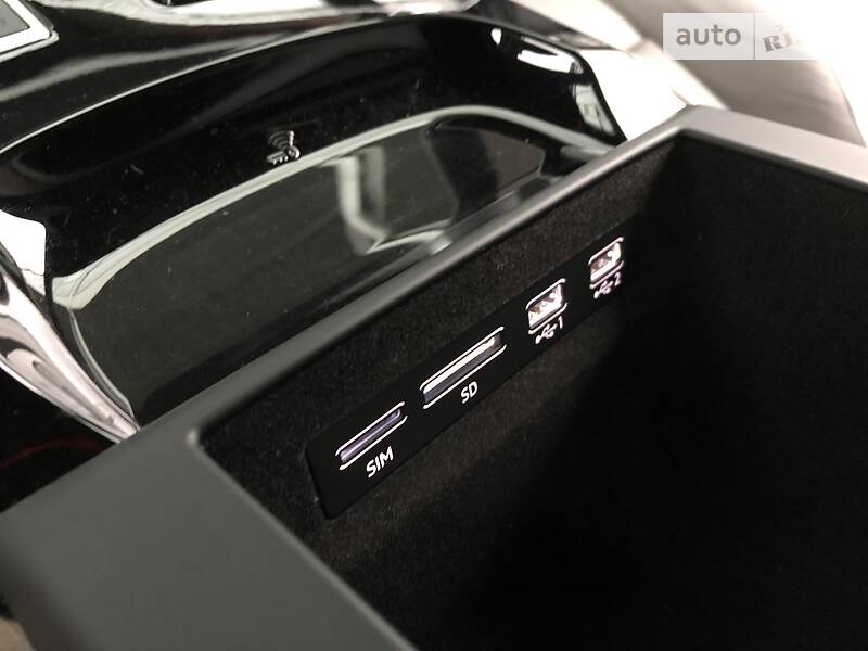 Седан Audi A8 2018 в Києві