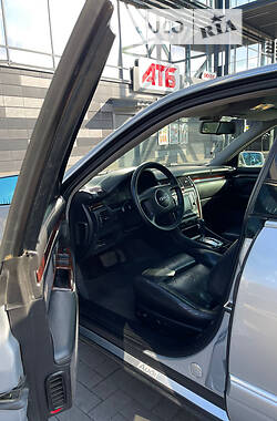 Седан Audi A8 2001 в 