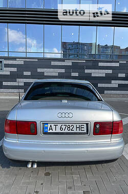 Седан Audi A8 2001 в 