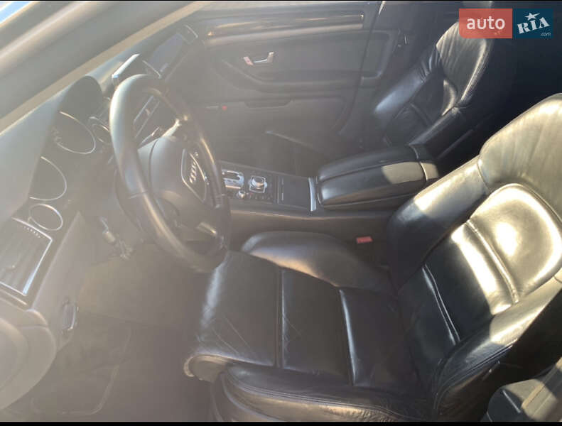 Седан Audi A8 2005 в Черновцах
