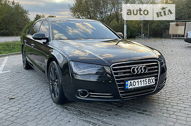 Седан Audi A8 2011 в Мукачево