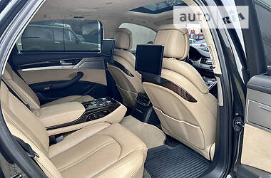 Седан Audi A8 2010 в 
