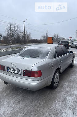 Седан Audi A8 1995 в Виннице