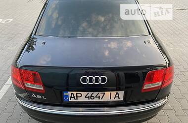 Седан Audi A8 2004 в 