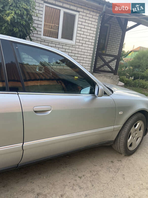 Седан Audi A8 1999 в Фастове
