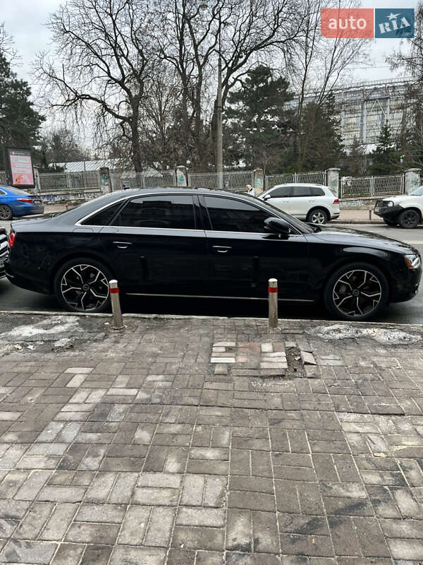 Седан Audi A8 2012 в Києві