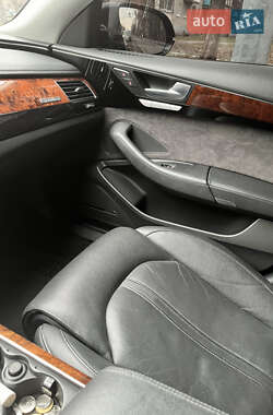 Седан Audi A8 2012 в Киеве