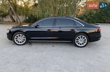 Седан Audi A8 2014 в Львове