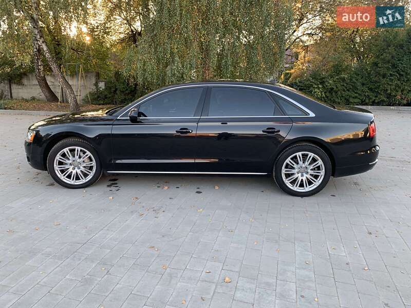Седан Audi A8 2014 в Львове