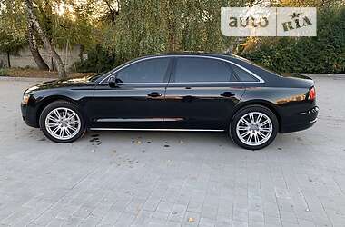 Седан Audi A8 2014 в Львові