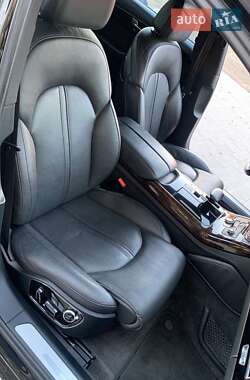 Седан Audi A8 2014 в Львове