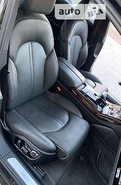 Седан Audi A8 2014 в Львове