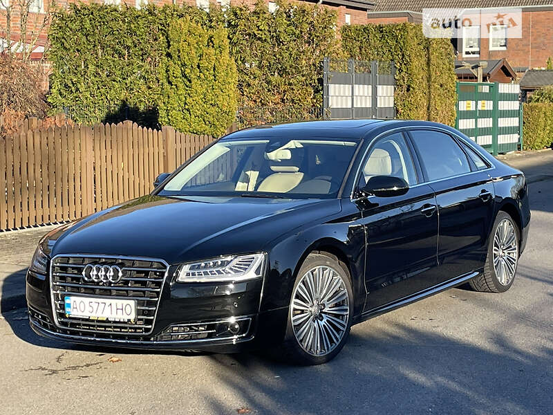 Седан Audi A8 2016 в 