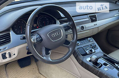 Седан Audi A8 2016 в 