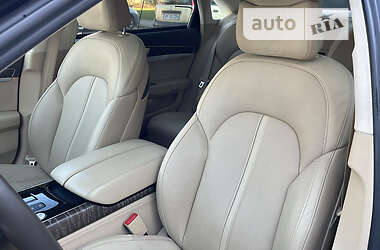 Седан Audi A8 2016 в 