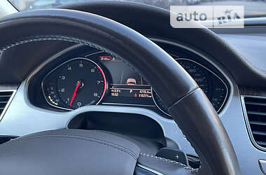 Седан Audi A8 2016 в 