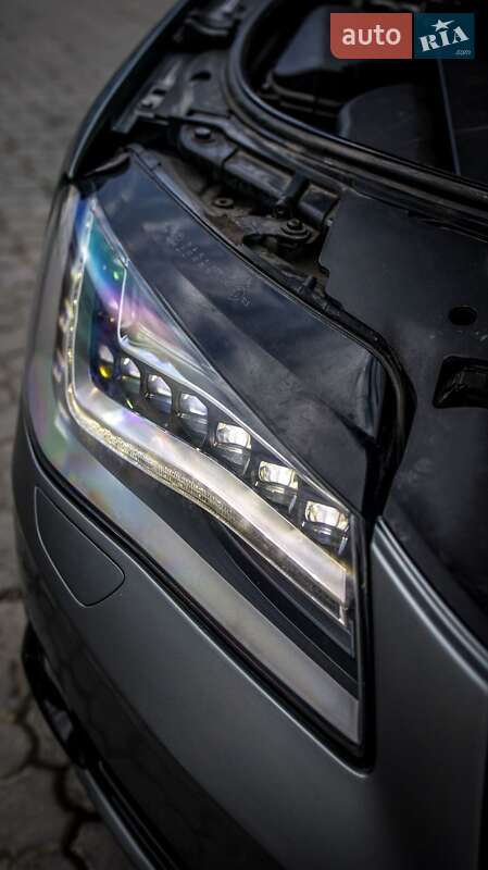 Седан Audi A8 2011 в Черновцах