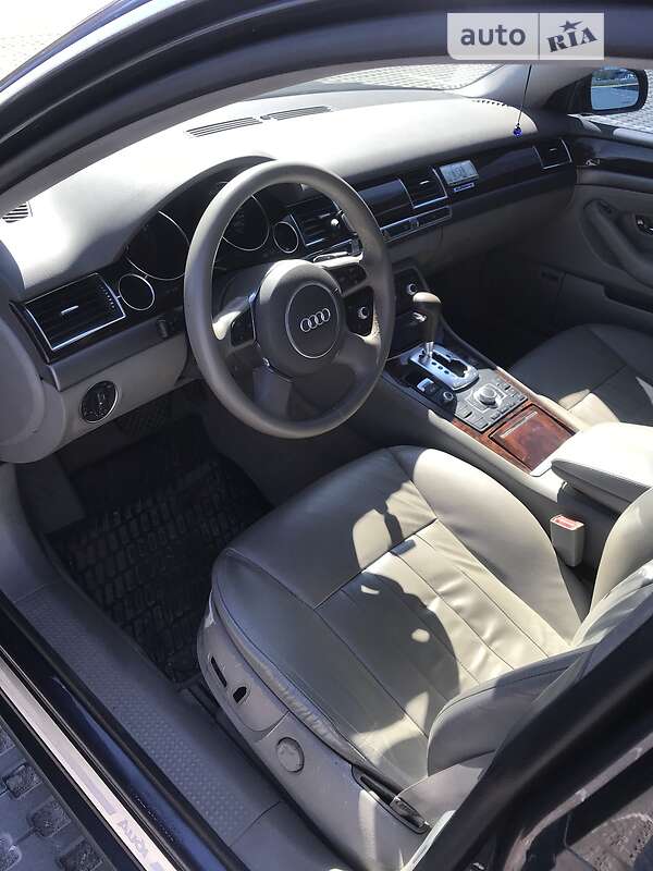 Седан Audi A8 2003 в Киеве