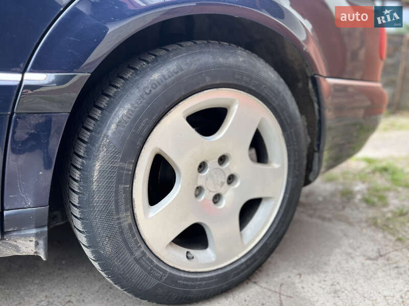 Седан Audi A8 2001 в Львове