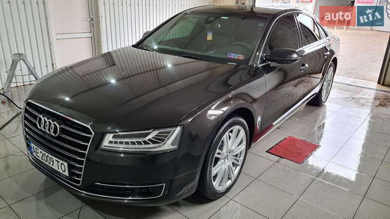 Седан Audi A8 2015 в Кривом Роге